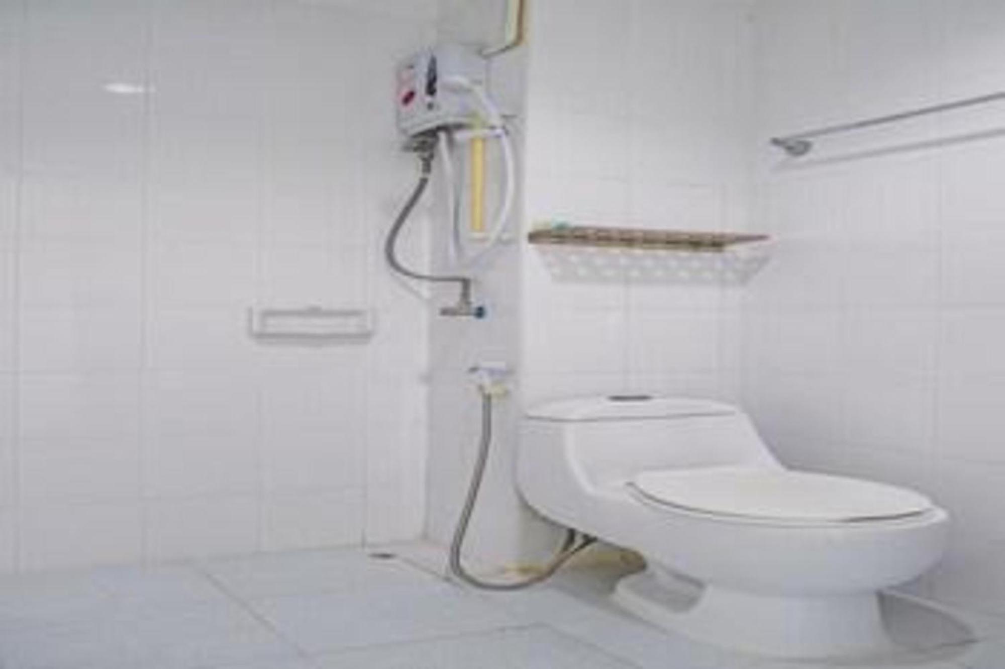 בנגקוק Super Oyo 498 Ladawan Villa מראה חיצוני תמונה