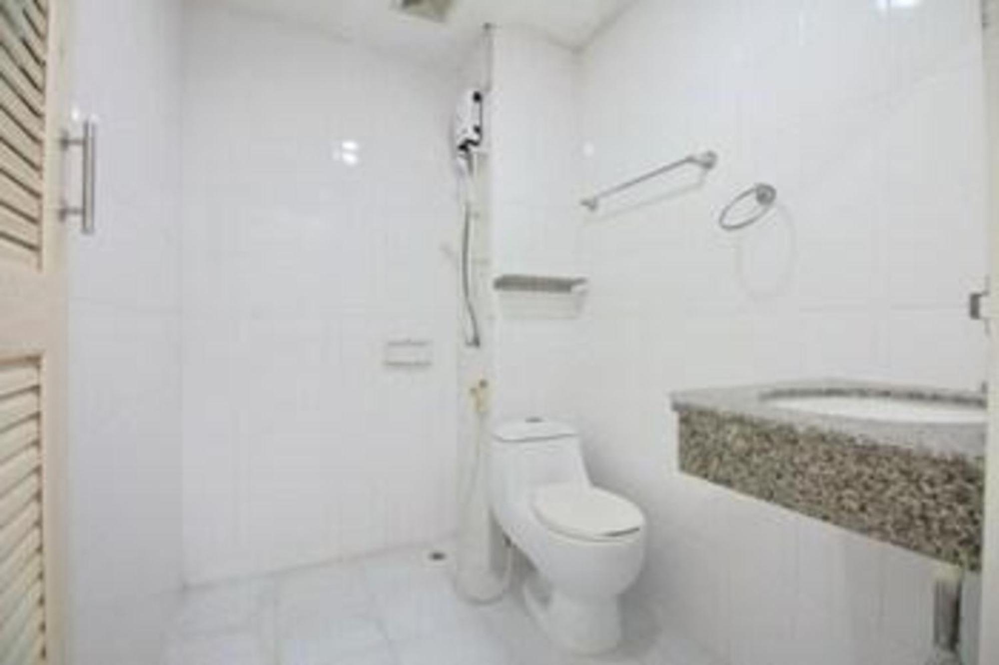 בנגקוק Super Oyo 498 Ladawan Villa מראה חיצוני תמונה
