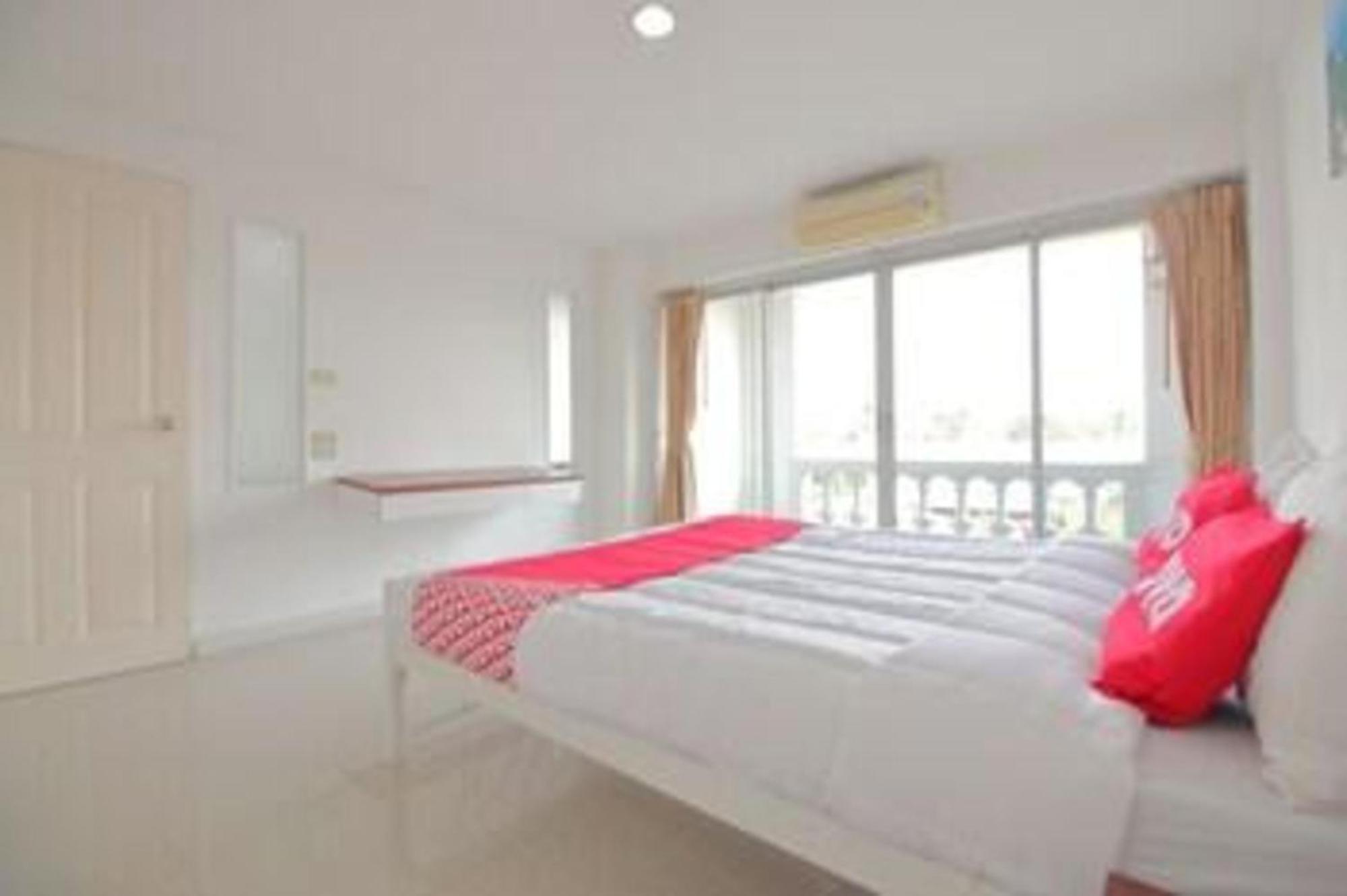 בנגקוק Super Oyo 498 Ladawan Villa מראה חיצוני תמונה
