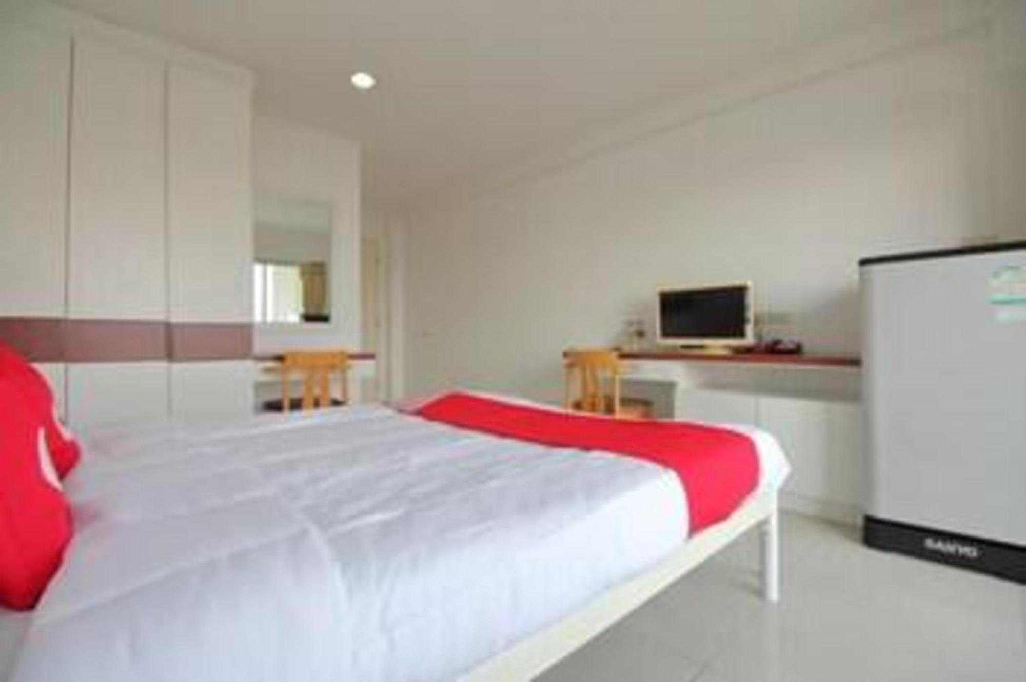 בנגקוק Super Oyo 498 Ladawan Villa מראה חיצוני תמונה