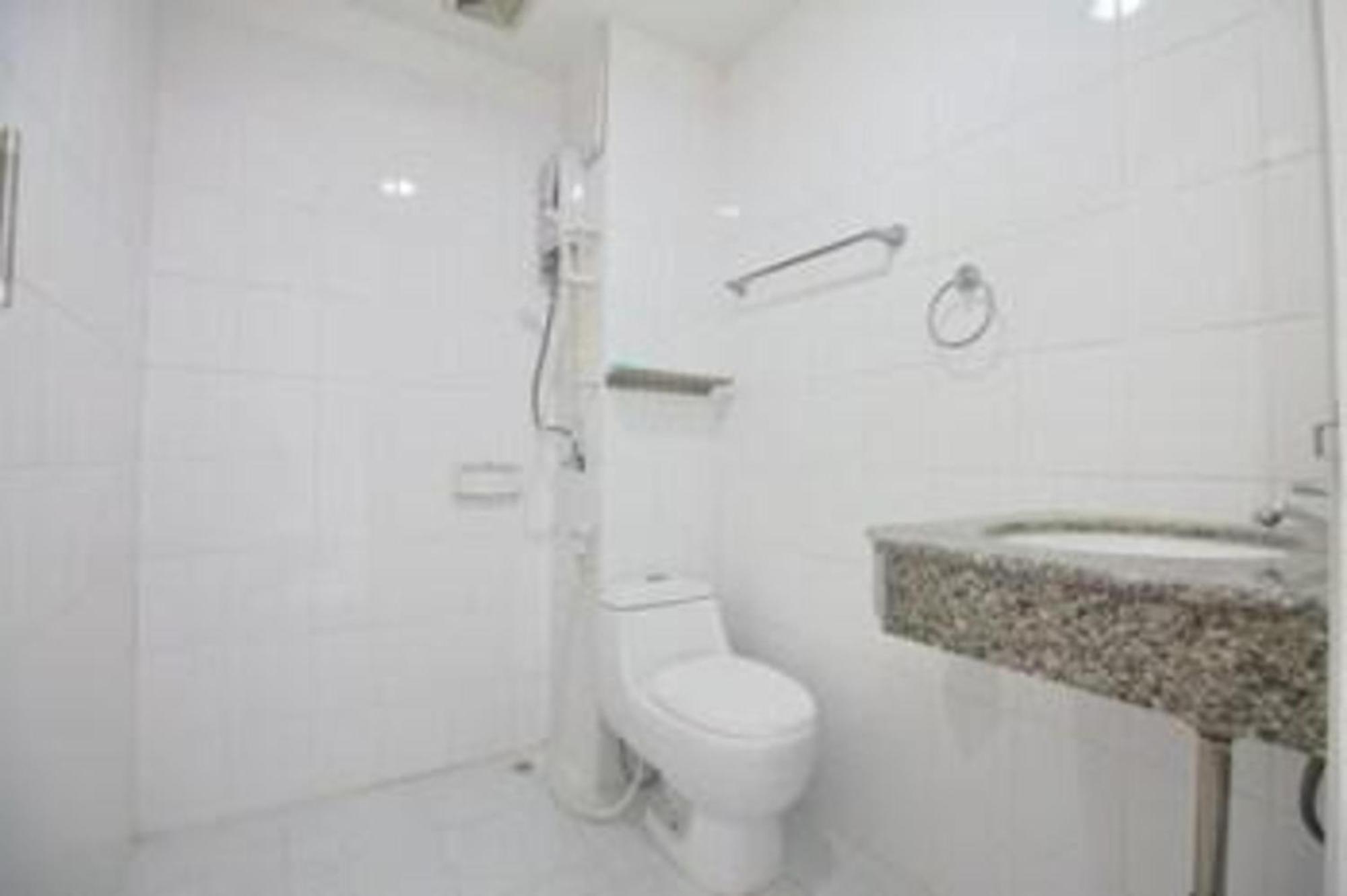 בנגקוק Super Oyo 498 Ladawan Villa מראה חיצוני תמונה